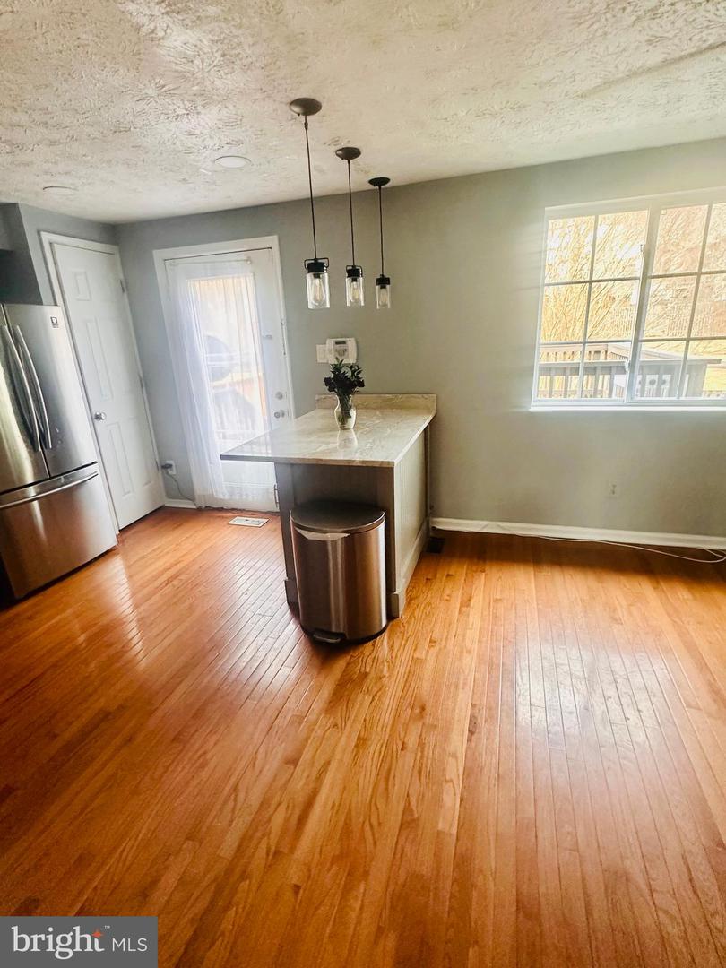 5936 SPRUCE RUN CT, CENTREVILLE, Virginia 20121, 4 Bedrooms Bedrooms, ,3 BathroomsBathrooms,Residential,For sale,5936 SPRUCE RUN CT,VAFX2286990 MLS # VAFX2286990