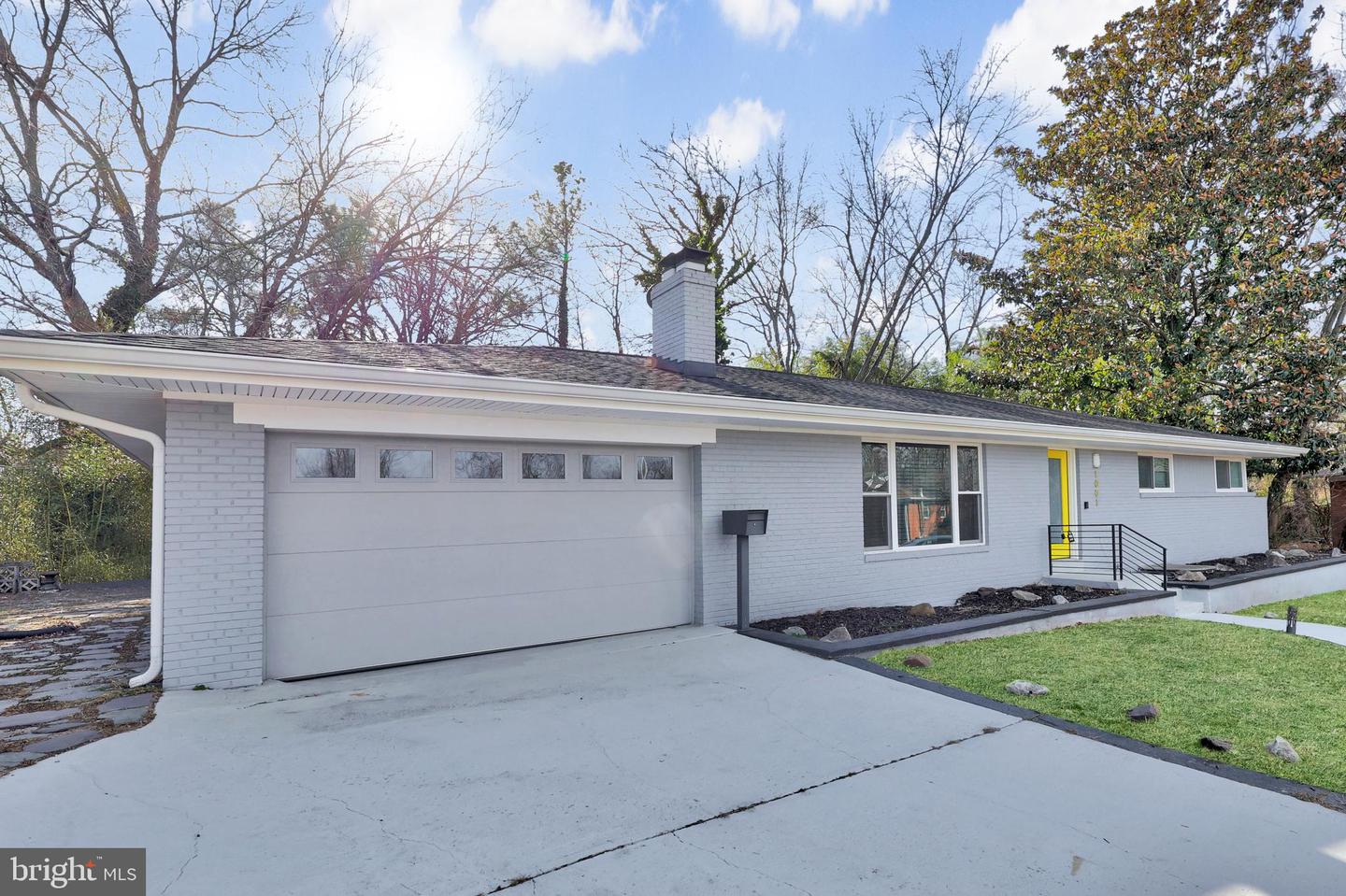 1001 WOODS PL, ALEXANDRIA, Virginia 22302, 5 Bedrooms Bedrooms, ,3 BathroomsBathrooms,Residential,For sale,1001 WOODS PL,VAAX2053460 MLS # VAAX2053460