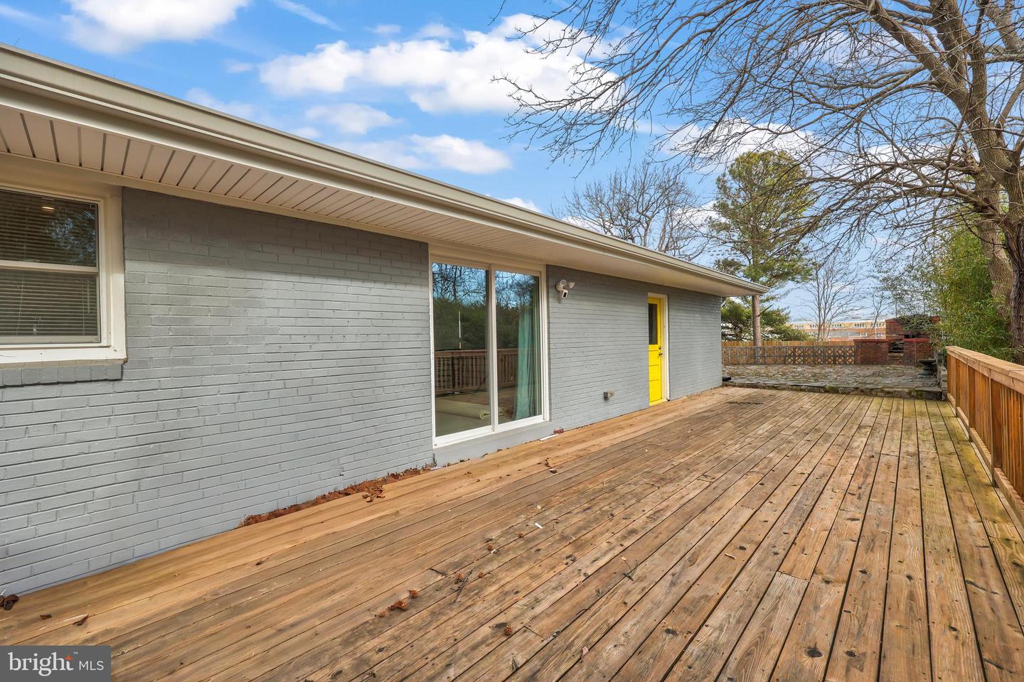 1001 WOODS PL, ALEXANDRIA, Virginia 22302, 5 Bedrooms Bedrooms, ,3 BathroomsBathrooms,Residential,For sale,1001 WOODS PL,VAAX2053460 MLS # VAAX2053460