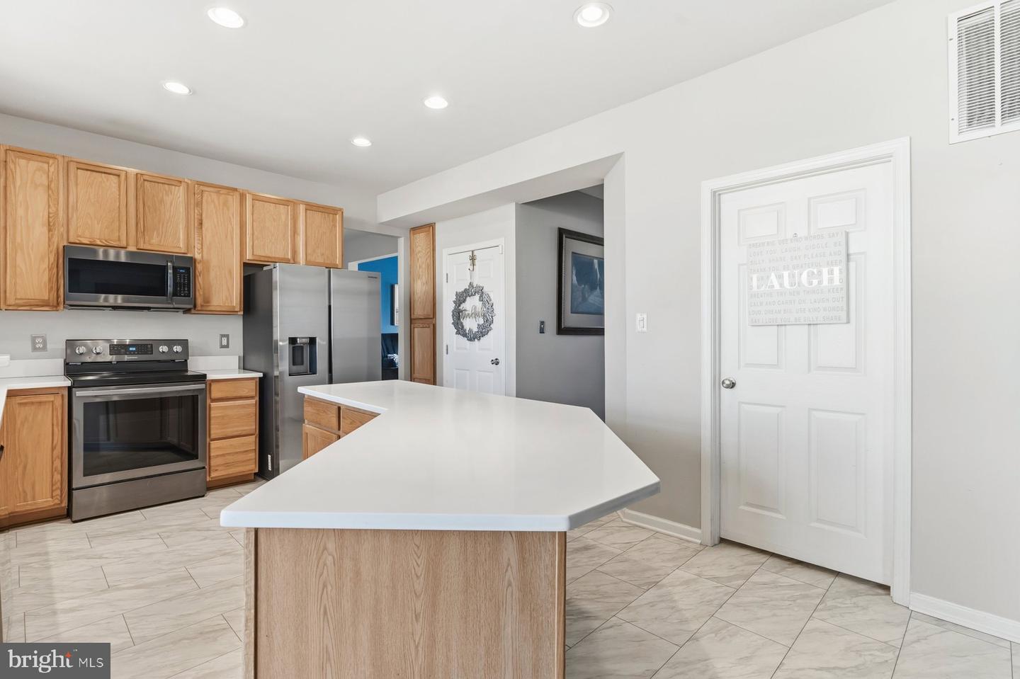 6171 MCCARTHY DR, KING GEORGE, Virginia 22485, 4 Bedrooms Bedrooms, 9 Rooms Rooms,3 BathroomsBathrooms,Residential,For sale,6171 MCCARTHY DR,VAKG2007548 MLS # VAKG2007548