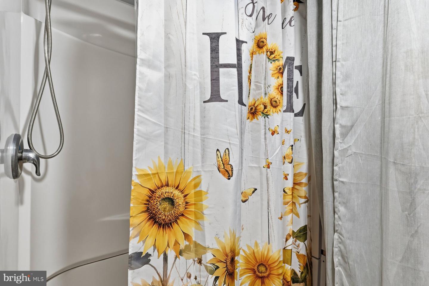 6171 MCCARTHY DR, KING GEORGE, Virginia 22485, 4 Bedrooms Bedrooms, 9 Rooms Rooms,3 BathroomsBathrooms,Residential,For sale,6171 MCCARTHY DR,VAKG2007548 MLS # VAKG2007548