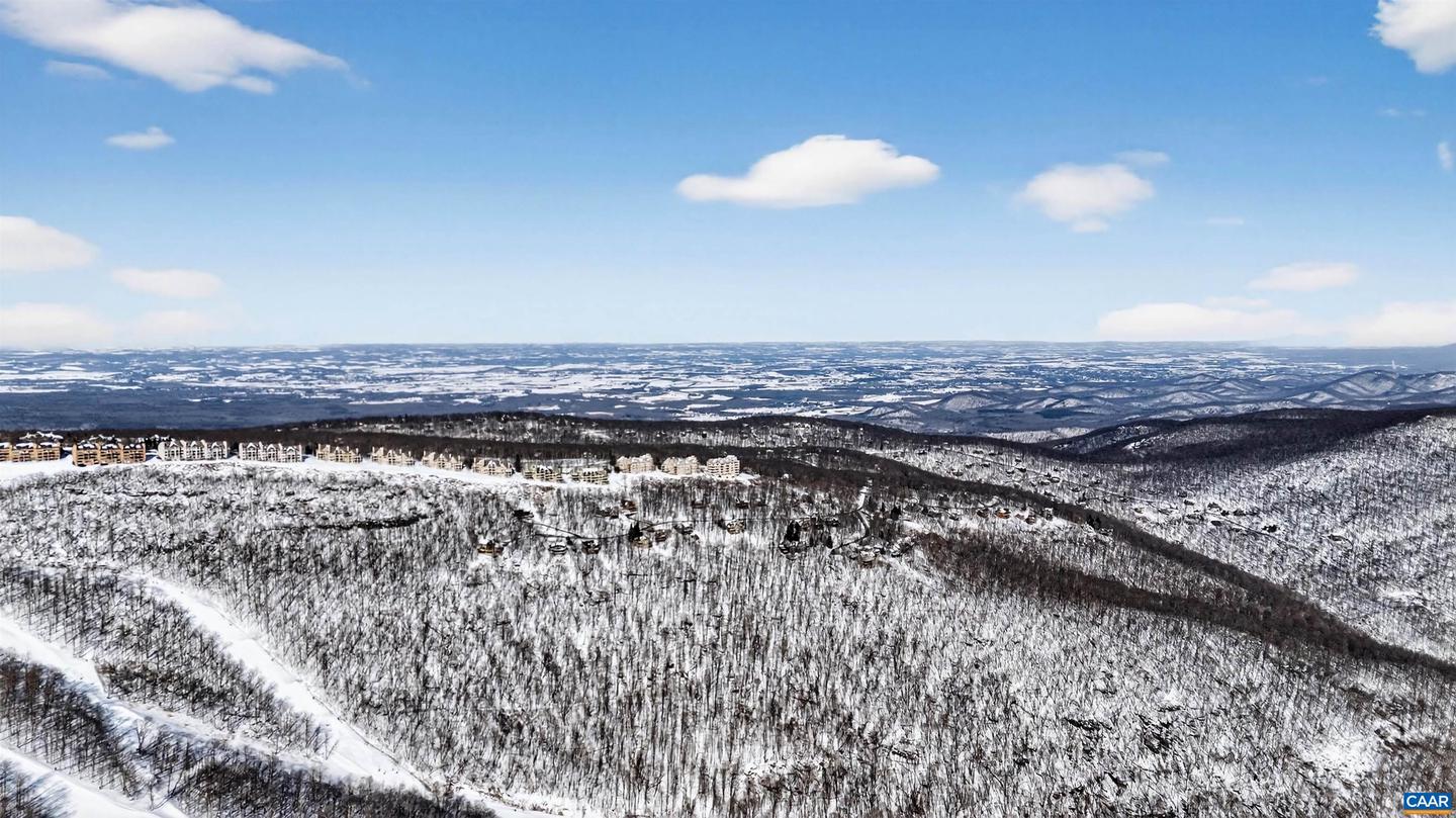 775 LAURELWOOD CONDOS #775, WINTERGREEN RESORT, Virginia 22967, 2 Bedrooms Bedrooms, ,2 BathroomsBathrooms,Residential,For sale,775 LAURELWOOD CONDOS #775,672878 MLS # 672878