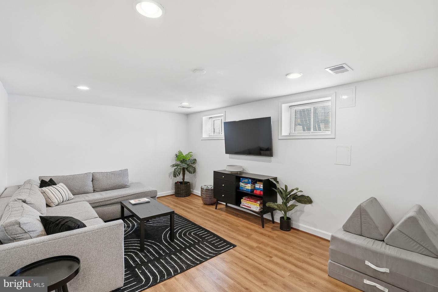 6506 CYGNET DR, ALEXANDRIA, Virginia 22307, 4 Bedrooms Bedrooms, ,2 BathroomsBathrooms,Residential,For sale,6506 CYGNET DR,VAFX2287992 MLS # VAFX2287992 6506 CYGNET DR, ALEXANDRIA, Virginia 22307, 4 Bedrooms Bedrooms, ,2 BathroomsBathrooms,Residential,For sale,6506 CYGNET DR,VAFX2287992 MLS # VAFX2287992