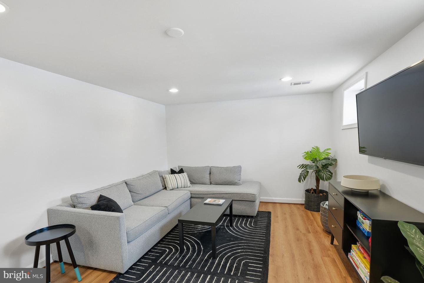 6506 CYGNET DR, ALEXANDRIA, Virginia 22307, 4 Bedrooms Bedrooms, ,2 BathroomsBathrooms,Residential,For sale,6506 CYGNET DR,VAFX2287992 MLS # VAFX2287992 6506 CYGNET DR, ALEXANDRIA, Virginia 22307, 4 Bedrooms Bedrooms, ,2 BathroomsBathrooms,Residential,For sale,6506 CYGNET DR,VAFX2287992 MLS # VAFX2287992