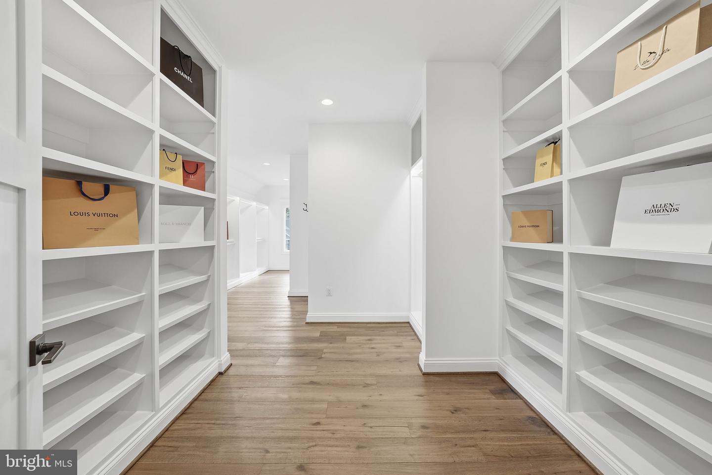 508 NELSON DR NE, VIENNA, Virginia 22180, 6 Bedrooms Bedrooms, ,6 BathroomsBathrooms,Residential,For sale,508 NELSON DR NE,VAFX2288092 MLS # VAFX2288092