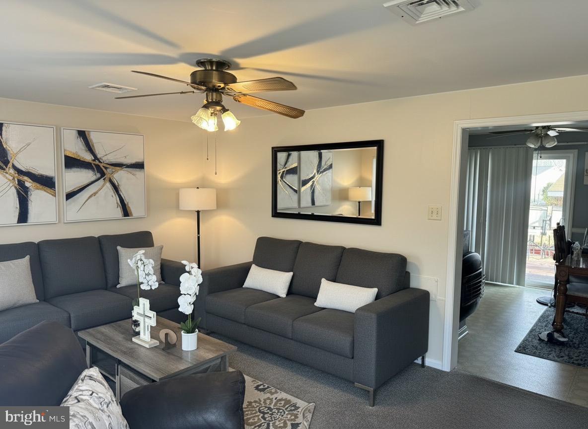 516 W DUCK ST, FRONT ROYAL, Virginia 22630, 3 Bedrooms Bedrooms, ,1 BathroomBathrooms,Residential,For sale,516 W DUCK ST,VAWR2013292 MLS # VAWR2013292