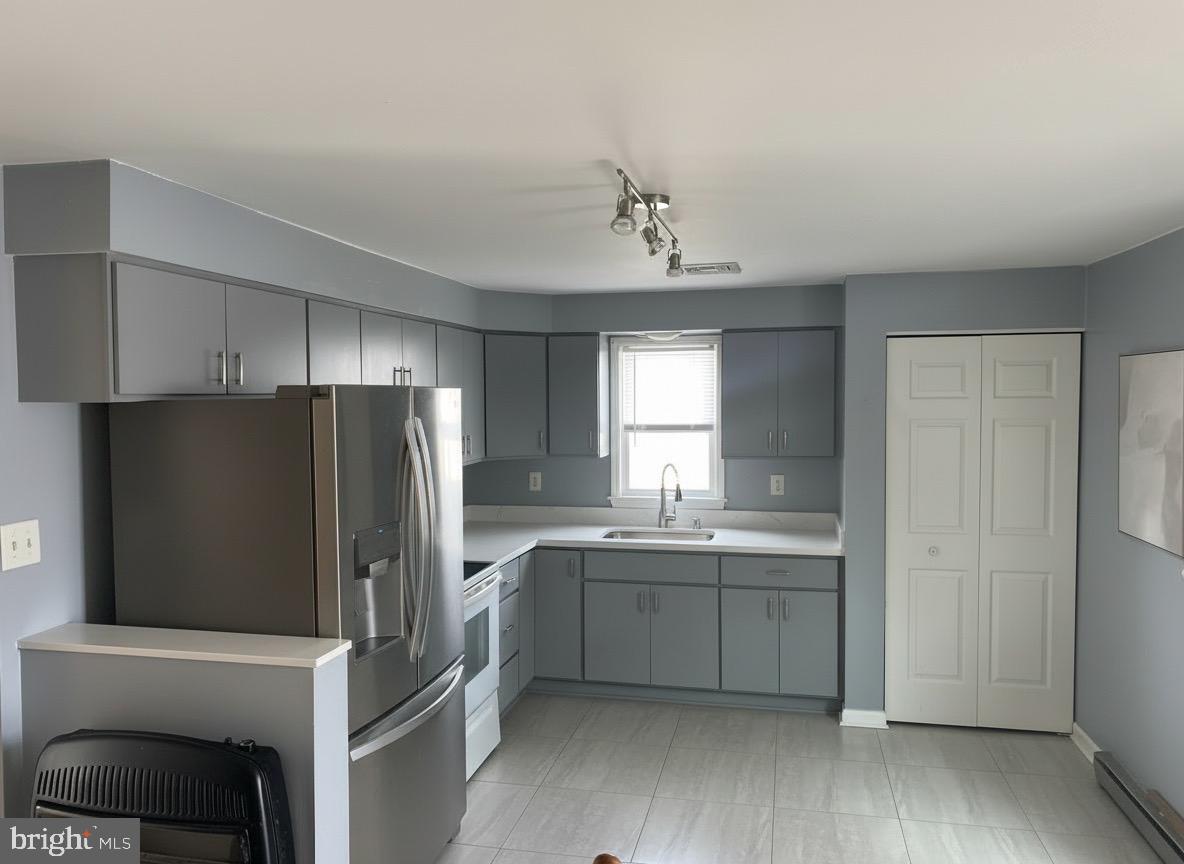 516 W DUCK ST, FRONT ROYAL, Virginia 22630, 3 Bedrooms Bedrooms, ,1 BathroomBathrooms,Residential,For sale,516 W DUCK ST,VAWR2013292 MLS # VAWR2013292