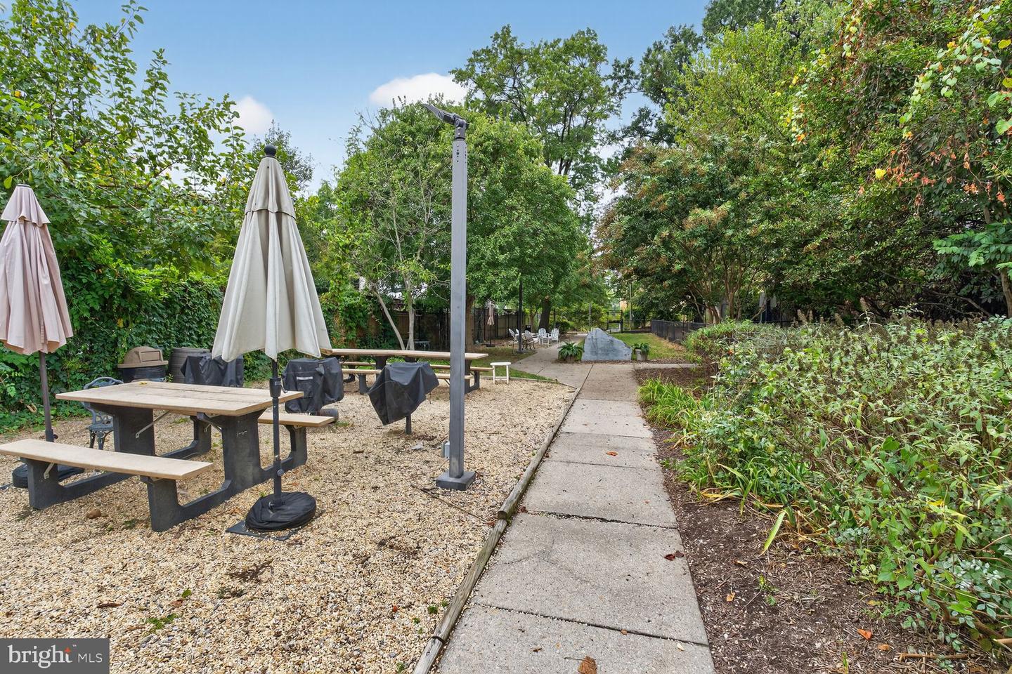 3026 WISCONSIN AVE NW #102, WASHINGTON, District Of Columbia 20016, 2 Bedrooms Bedrooms, ,1 BathroomBathrooms,Residential,For sale,3026 WISCONSIN AVE NW #102,DCDC2243976 MLS # DCDC2243976