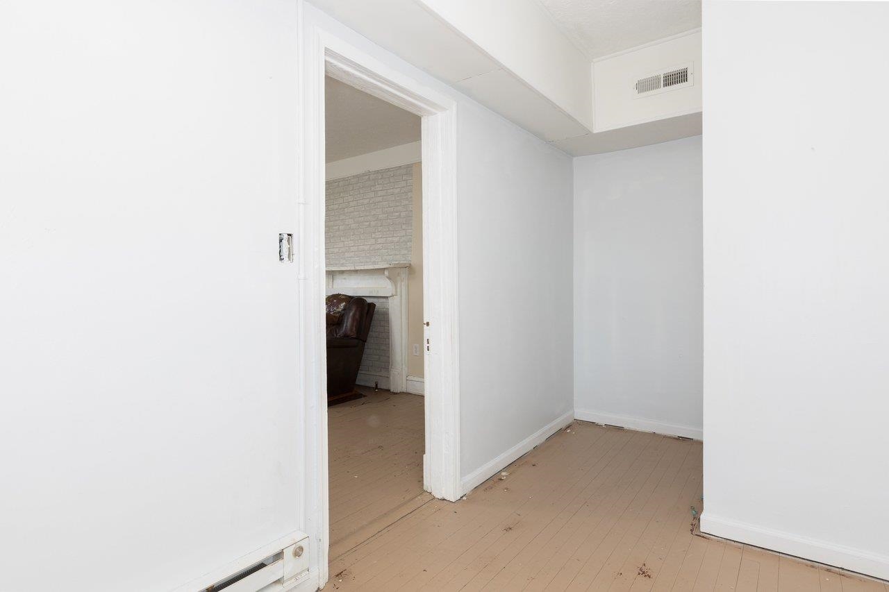 317 W 12TH ST, WAYNESBORO, Virginia 22980, ,Residential,317 W 12TH ST,672934 MLS # 672934