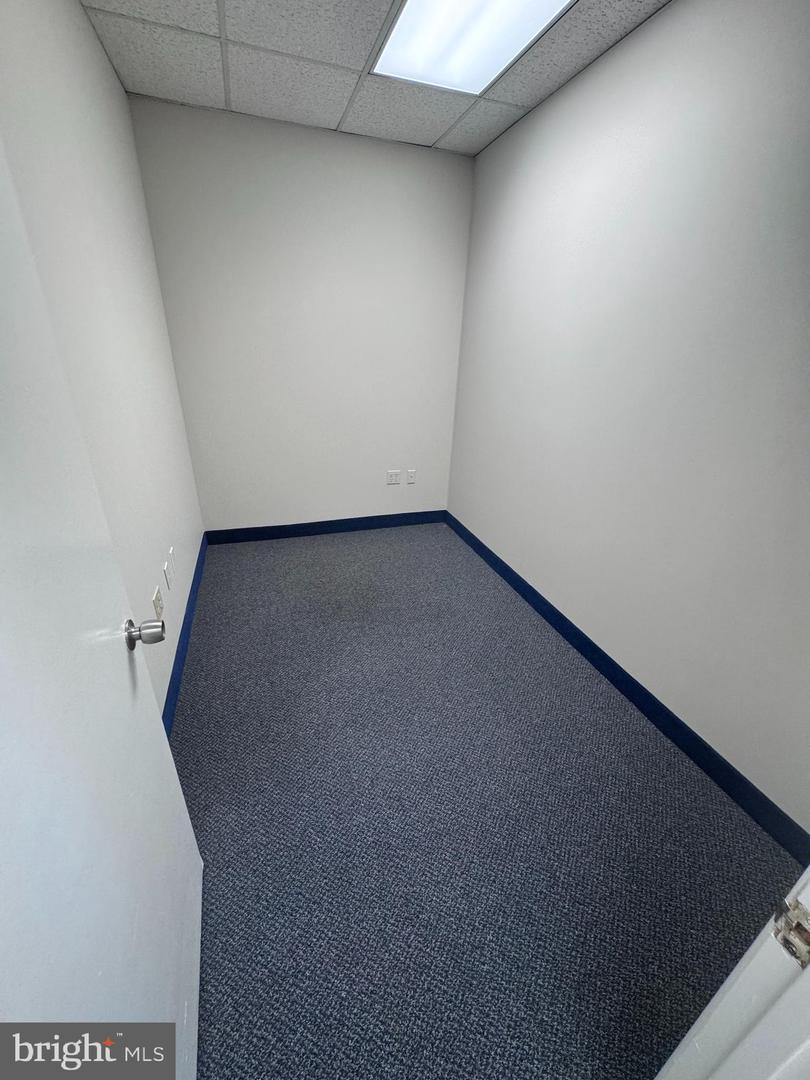 20 PIDGEON HILL DR #208, STERLING, Virginia 20165, ,Land,For sale,20 PIDGEON HILL DR #208,VALO2114986 MLS # VALO2114986