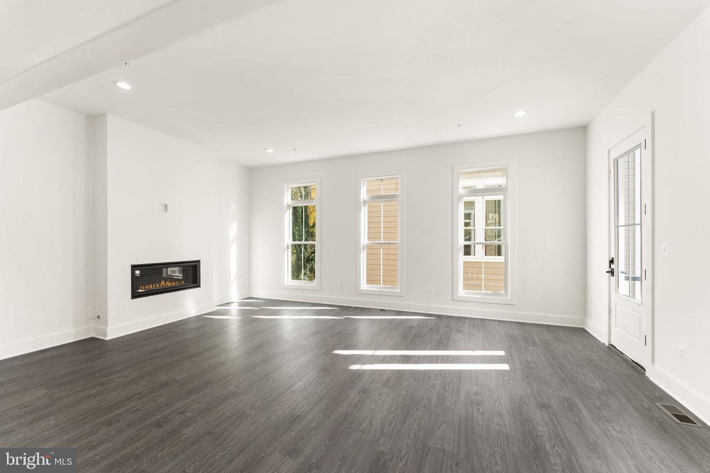 10634 POCKET PL, FAIRFAX, Virginia 22030, 3 Bedrooms Bedrooms, ,3 BathroomsBathrooms,Residential,For sale,10634 POCKET PL,VAFC2005614 MLS # VAFC2005614