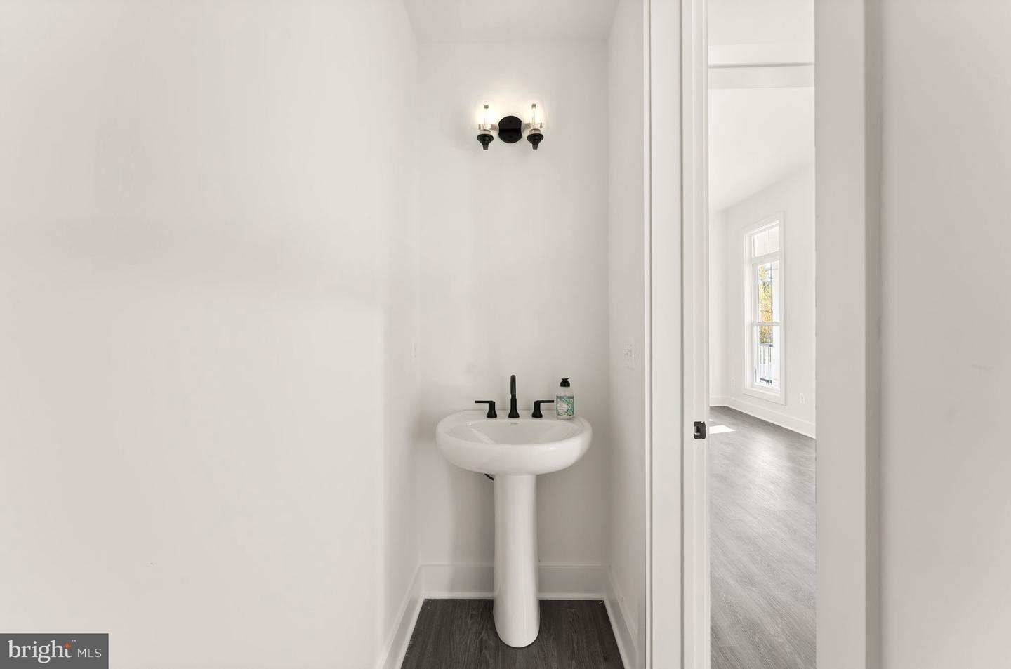 10634 POCKET PL, FAIRFAX, Virginia 22030, 3 Bedrooms Bedrooms, ,3 BathroomsBathrooms,Residential,For sale,10634 POCKET PL,VAFC2005614 MLS # VAFC2005614