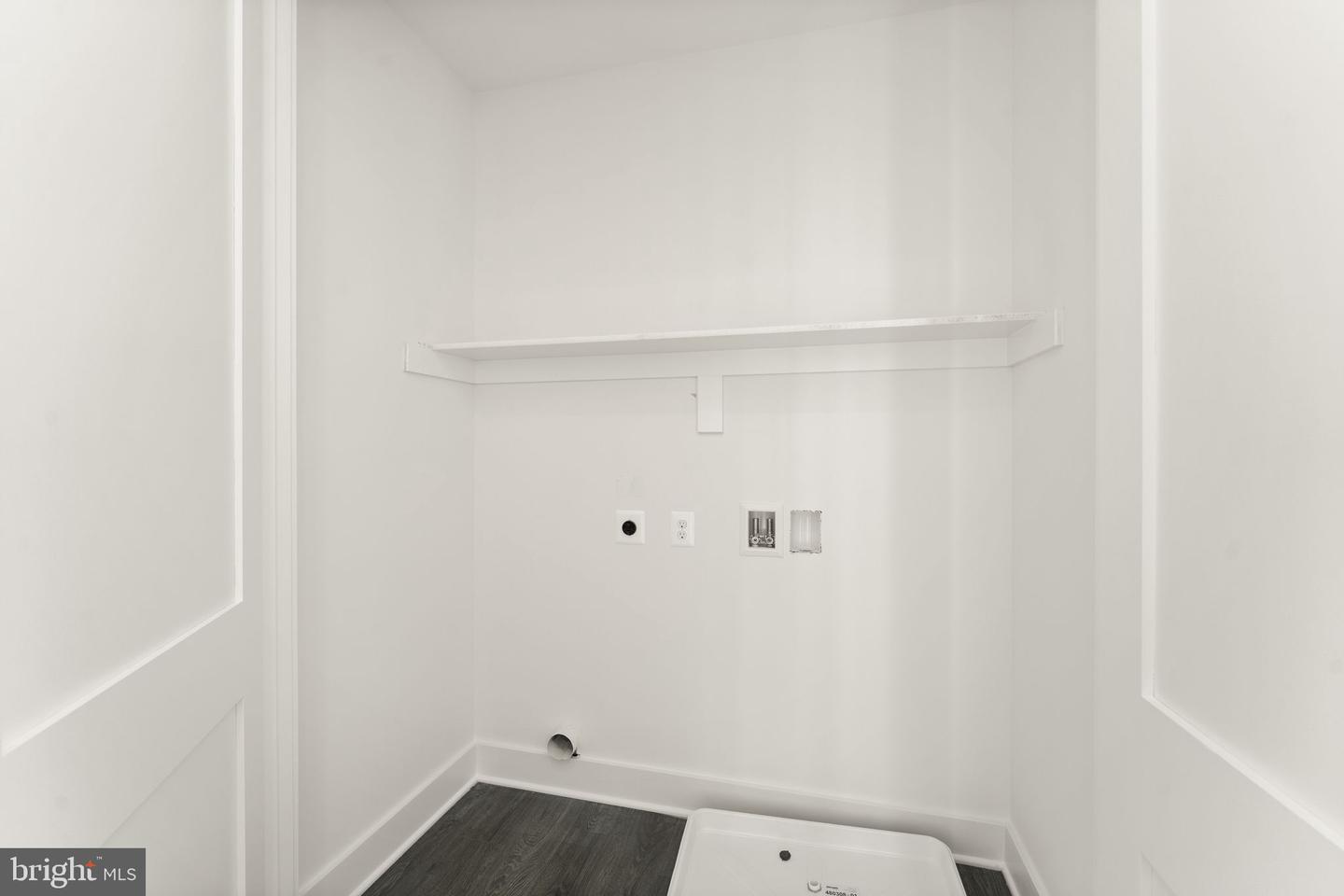 10634 POCKET PL, FAIRFAX, Virginia 22030, 3 Bedrooms Bedrooms, ,3 BathroomsBathrooms,Residential,For sale,10634 POCKET PL,VAFC2005614 MLS # VAFC2005614