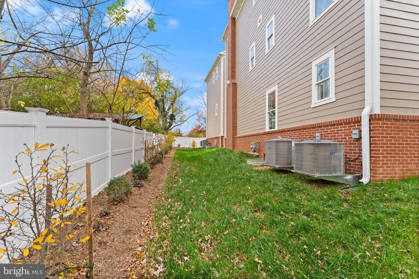 10634 POCKET PL, FAIRFAX, Virginia 22030, 3 Bedrooms Bedrooms, ,3 BathroomsBathrooms,Residential,For sale,10634 POCKET PL,VAFC2005614 MLS # VAFC2005614