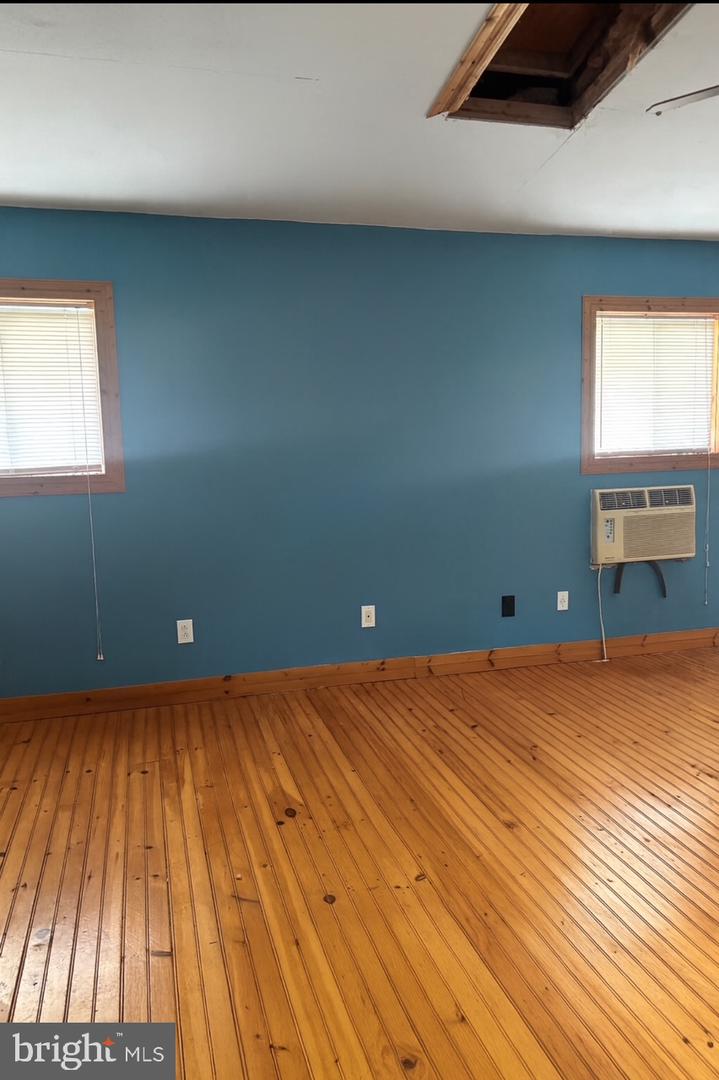 525 ROLLING ROCK RD, STAR TANNERY, Virginia 22654, 4 Bedrooms Bedrooms, ,5 BathroomsBathrooms,Residential,For sale,525 ROLLING ROCK RD,VASH2011418 MLS # VASH2011418