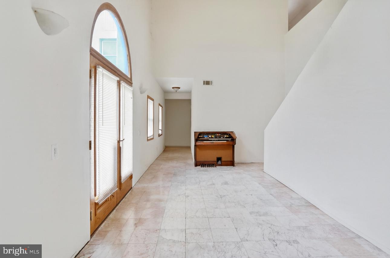 525 ROLLING ROCK RD, STAR TANNERY, Virginia 22654, 4 Bedrooms Bedrooms, ,5 BathroomsBathrooms,Residential,For sale,525 ROLLING ROCK RD,VASH2011418 MLS # VASH2011418