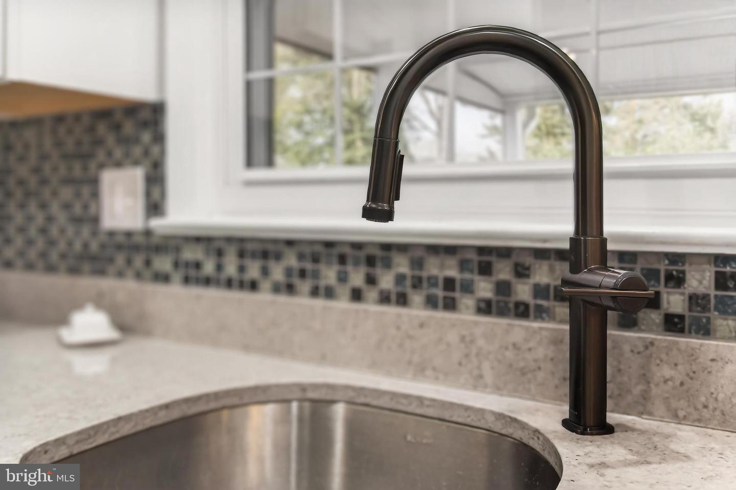 8324 LILAC LN, ALEXANDRIA, Virginia 22308, 5 Bedrooms Bedrooms, ,3 BathroomsBathrooms,Residential,For sale,8324 LILAC LN,VAFX2275742 MLS # VAFX2275742