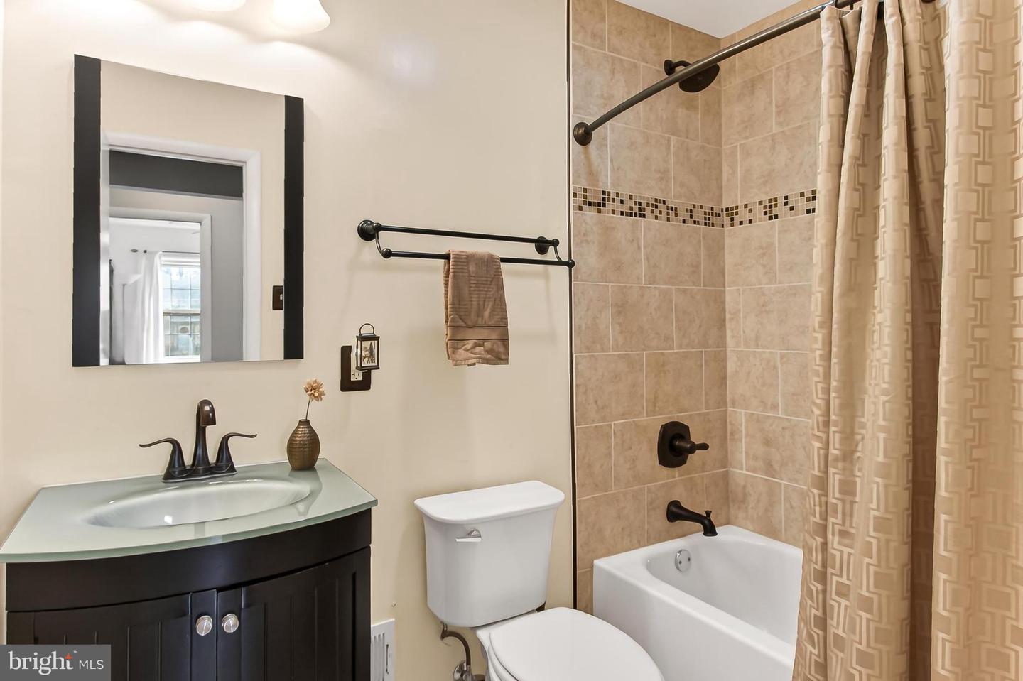 8324 LILAC LN, ALEXANDRIA, Virginia 22308, 5 Bedrooms Bedrooms, ,3 BathroomsBathrooms,Residential,For sale,8324 LILAC LN,VAFX2275742 MLS # VAFX2275742