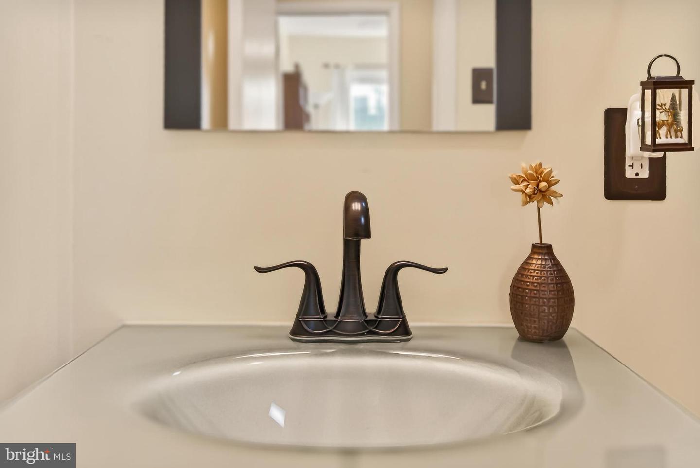 8324 LILAC LN, ALEXANDRIA, Virginia 22308, 5 Bedrooms Bedrooms, ,3 BathroomsBathrooms,Residential,For sale,8324 LILAC LN,VAFX2275742 MLS # VAFX2275742