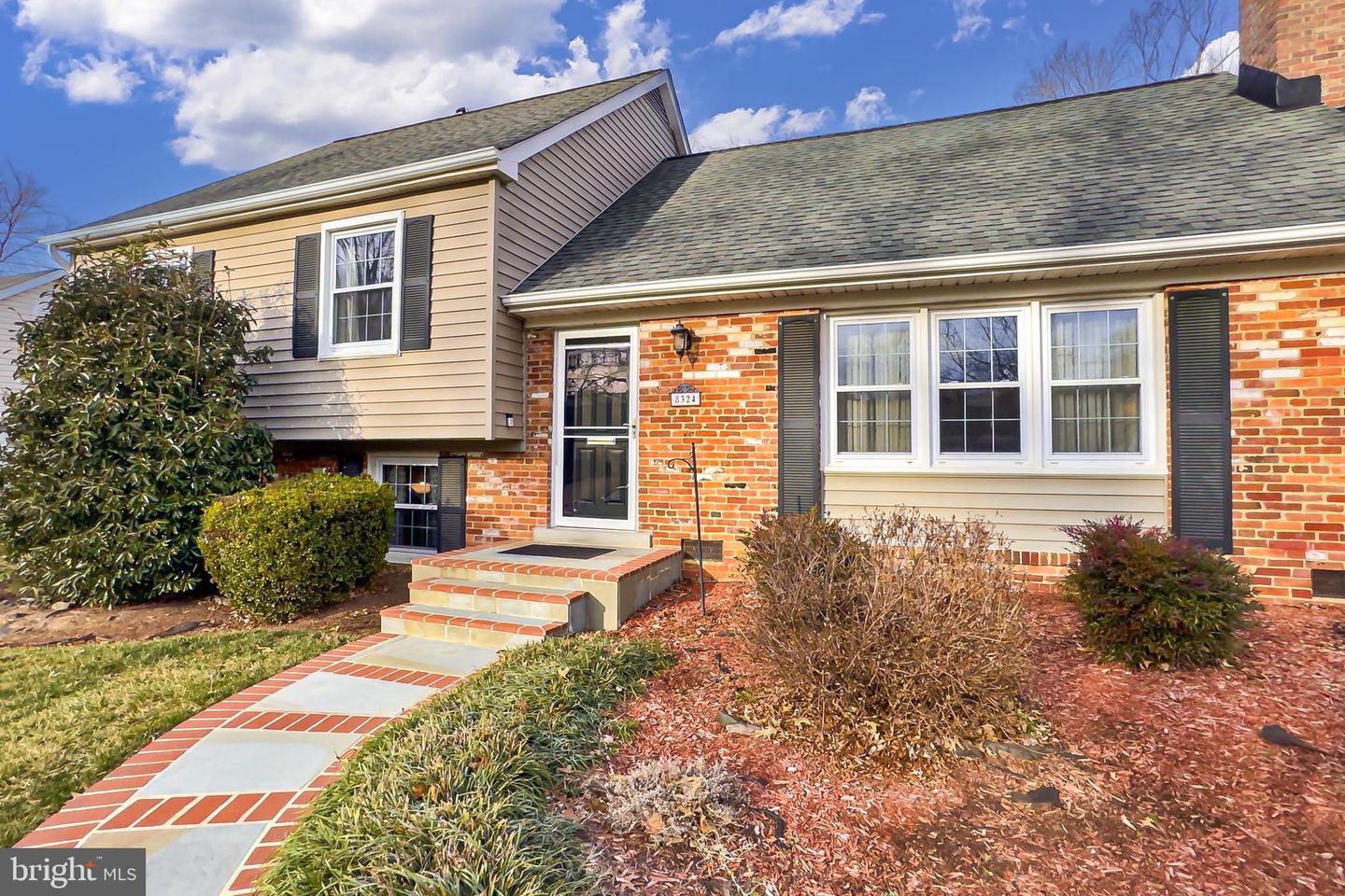 8324 LILAC LN, ALEXANDRIA, Virginia 22308, 5 Bedrooms Bedrooms, ,3 BathroomsBathrooms,Residential,For sale,8324 LILAC LN,VAFX2275742 MLS # VAFX2275742