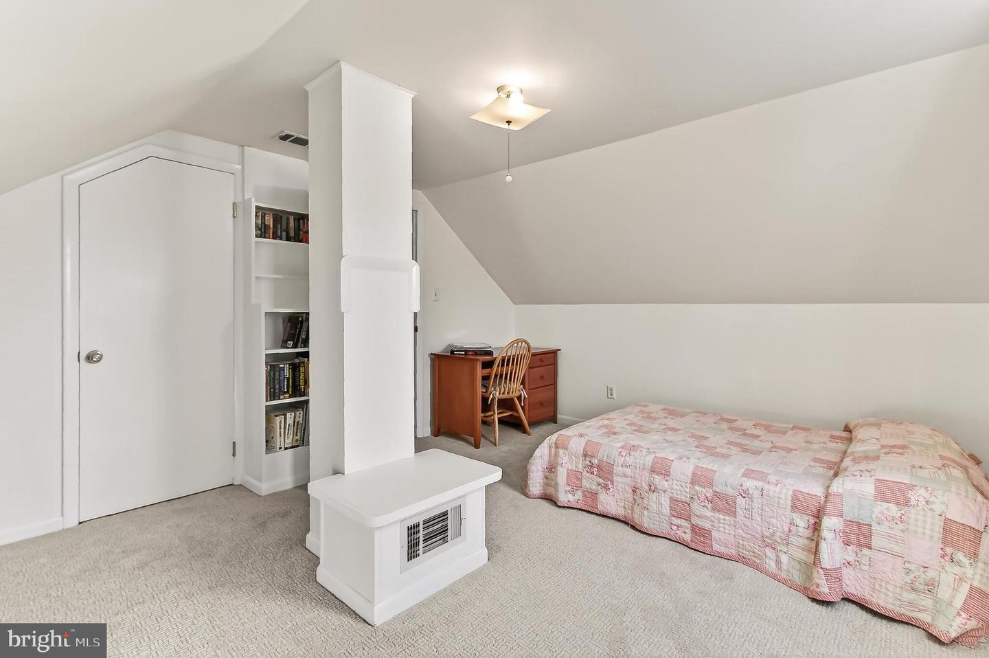 8324 LILAC LN, ALEXANDRIA, Virginia 22308, 5 Bedrooms Bedrooms, ,3 BathroomsBathrooms,Residential,For sale,8324 LILAC LN,VAFX2275742 MLS # VAFX2275742