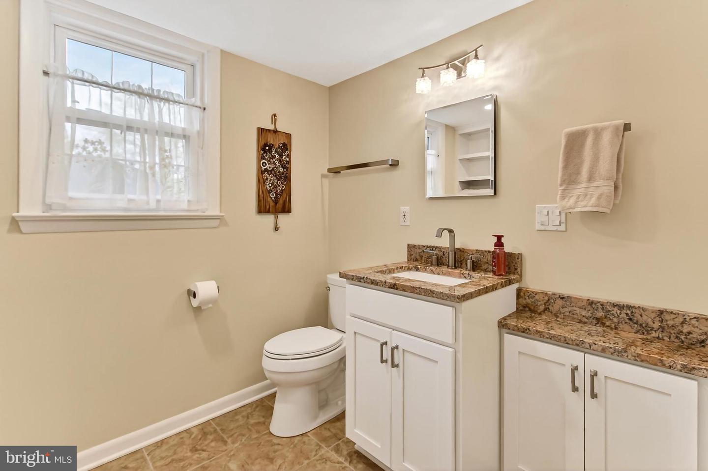 8324 LILAC LN, ALEXANDRIA, Virginia 22308, 5 Bedrooms Bedrooms, ,3 BathroomsBathrooms,Residential,For sale,8324 LILAC LN,VAFX2275742 MLS # VAFX2275742