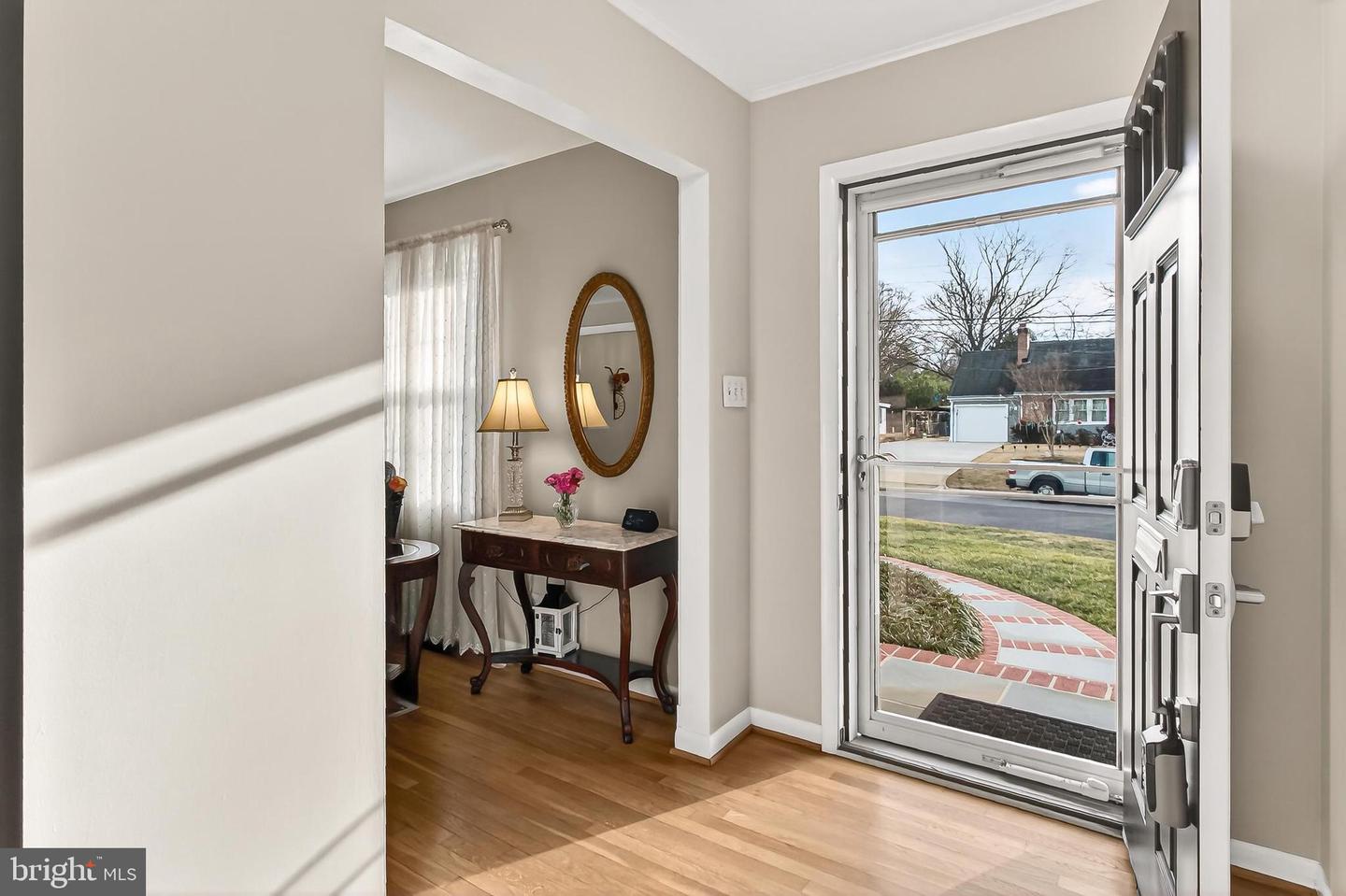 8324 LILAC LN, ALEXANDRIA, Virginia 22308, 5 Bedrooms Bedrooms, ,3 BathroomsBathrooms,Residential,For sale,8324 LILAC LN,VAFX2275742 MLS # VAFX2275742