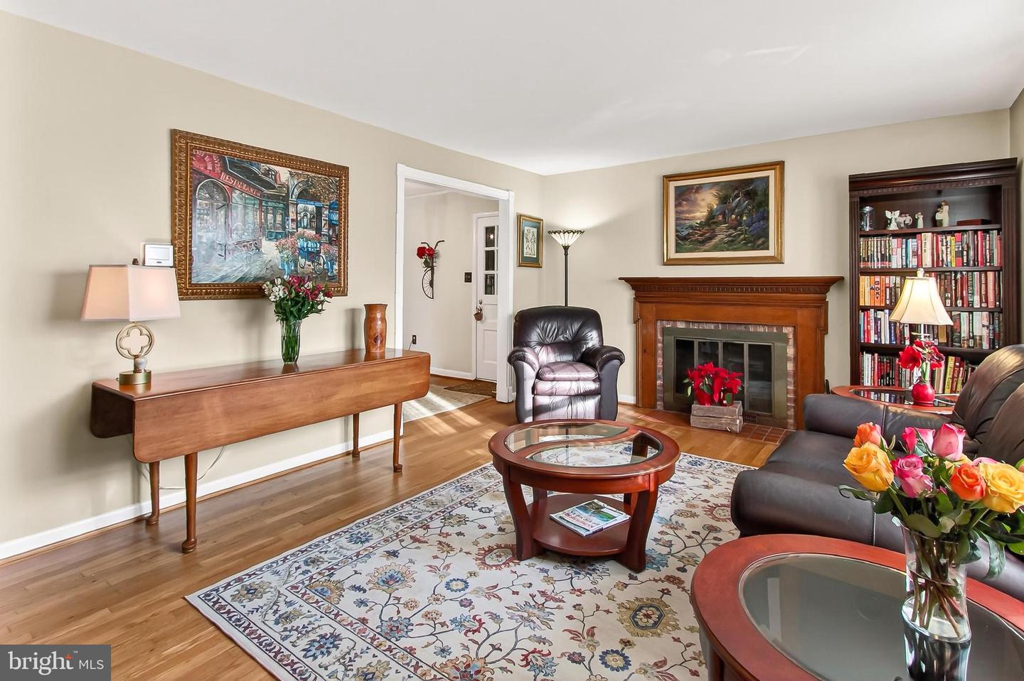 8324 LILAC LN, ALEXANDRIA, Virginia 22308, 5 Bedrooms Bedrooms, ,3 BathroomsBathrooms,Residential,For sale,8324 LILAC LN,VAFX2275742 MLS # VAFX2275742