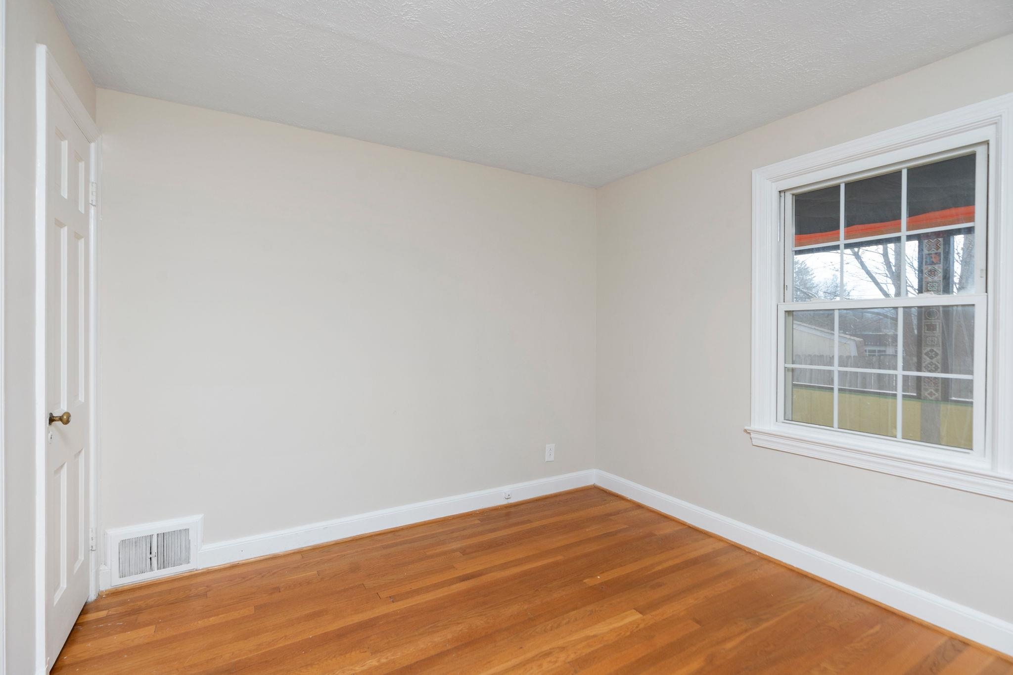 315 DUPONT CIR, WAYNESBORO, Virginia 22980, 3 Bedrooms Bedrooms, ,1 BathroomBathrooms,Residential,315 DUPONT CIR,672420 MLS # 672420