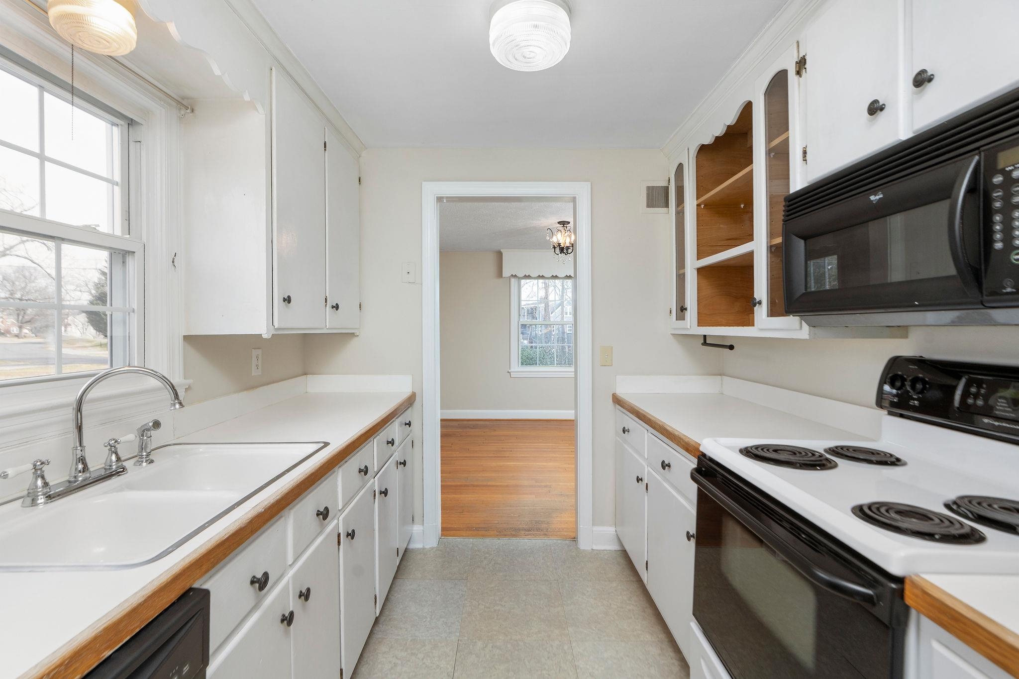 315 DUPONT CIR, WAYNESBORO, Virginia 22980, 3 Bedrooms Bedrooms, ,1 BathroomBathrooms,Residential,315 DUPONT CIR,672420 MLS # 672420