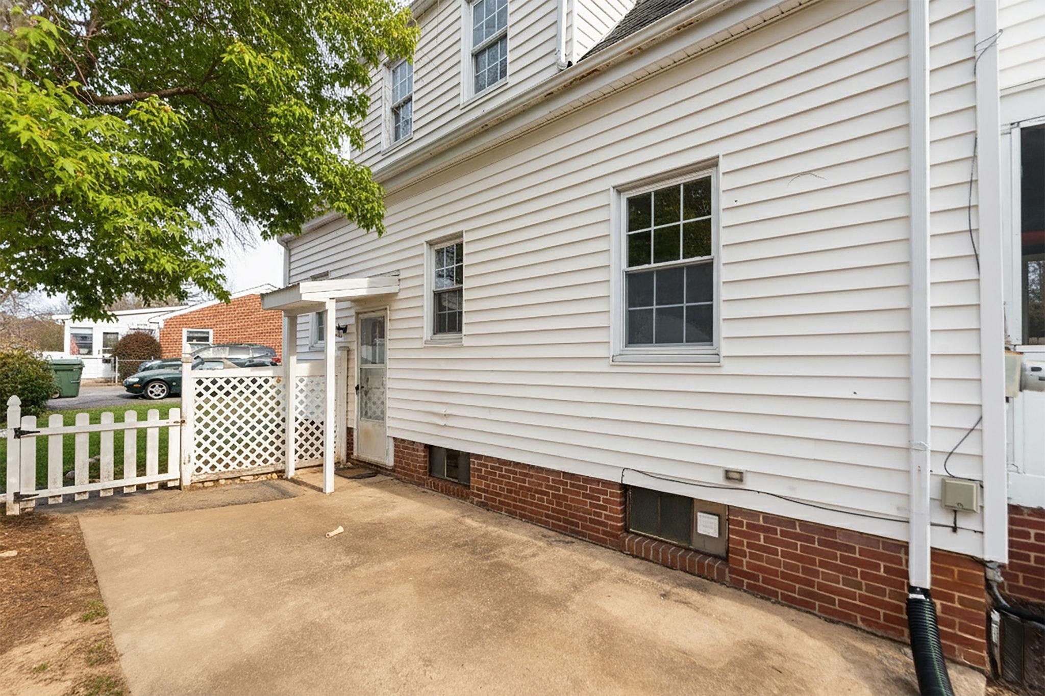 315 DUPONT CIR, WAYNESBORO, Virginia 22980, 3 Bedrooms Bedrooms, ,1 BathroomBathrooms,Residential,315 DUPONT CIR,672420 MLS # 672420