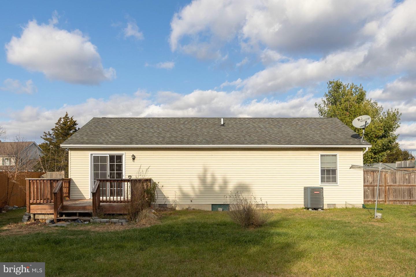 111 MEADOWVIEW CT, WINCHESTER, Virginia 22602, 3 Bedrooms Bedrooms, ,1 BathroomBathrooms,Residential,For sale,111 MEADOWVIEW CT,VAFV2038234 MLS # VAFV2038234