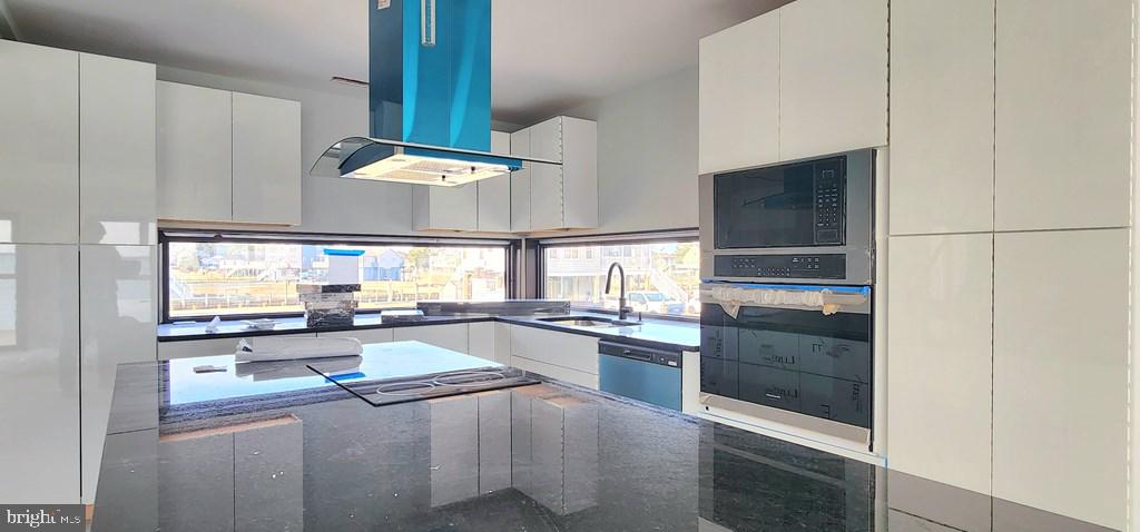 3407 BLACKBEARD ROAD, GREENBACKVILLE, Virginia 23356, 4 Bedrooms Bedrooms, ,3 BathroomsBathrooms,Residential,For sale,3407 BLACKBEARD ROAD,VAAC2002450 MLS # VAAC2002450