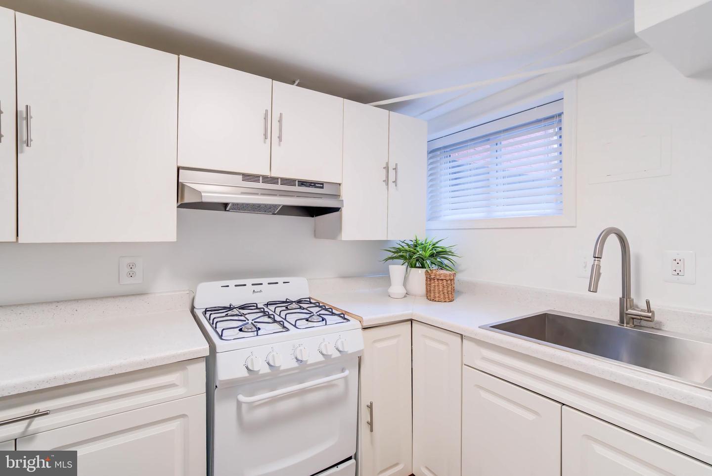 1111 FAIRMONT ST NW, WASHINGTON, District Of Columbia 20009, 4 Bedrooms Bedrooms, ,3 BathroomsBathrooms,Residential,For sale,1111 FAIRMONT ST NW,DCDC2234470 MLS # DCDC2234470