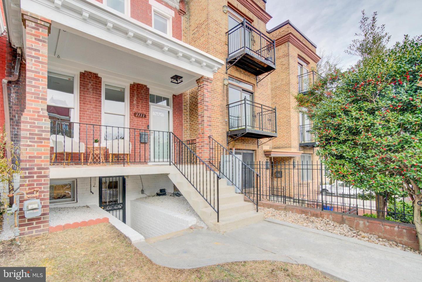 1111 FAIRMONT ST NW, WASHINGTON, District Of Columbia 20009, 4 Bedrooms Bedrooms, ,3 BathroomsBathrooms,Residential,For sale,1111 FAIRMONT ST NW,DCDC2234470 MLS # DCDC2234470