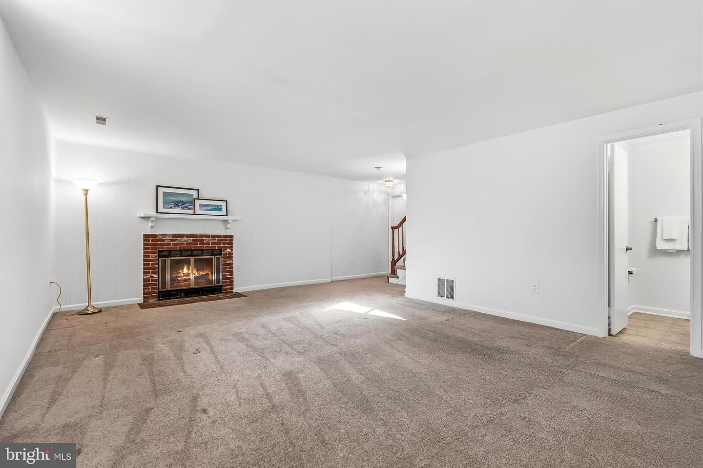 7433 SPRING TREE DR, SPRINGFIELD, Virginia 22153, 3 Bedrooms Bedrooms, ,2 BathroomsBathrooms,Residential,For sale,7433 SPRING TREE DR,VAFX2283964 MLS # VAFX2283964