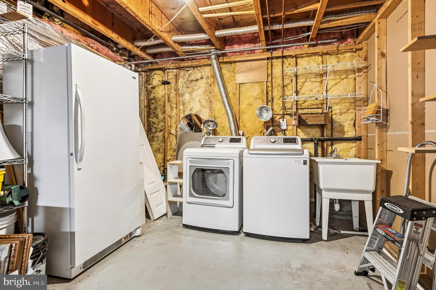 7433 SPRING TREE DR, SPRINGFIELD, Virginia 22153, 3 Bedrooms Bedrooms, ,2 BathroomsBathrooms,Residential,For sale,7433 SPRING TREE DR,VAFX2283964 MLS # VAFX2283964