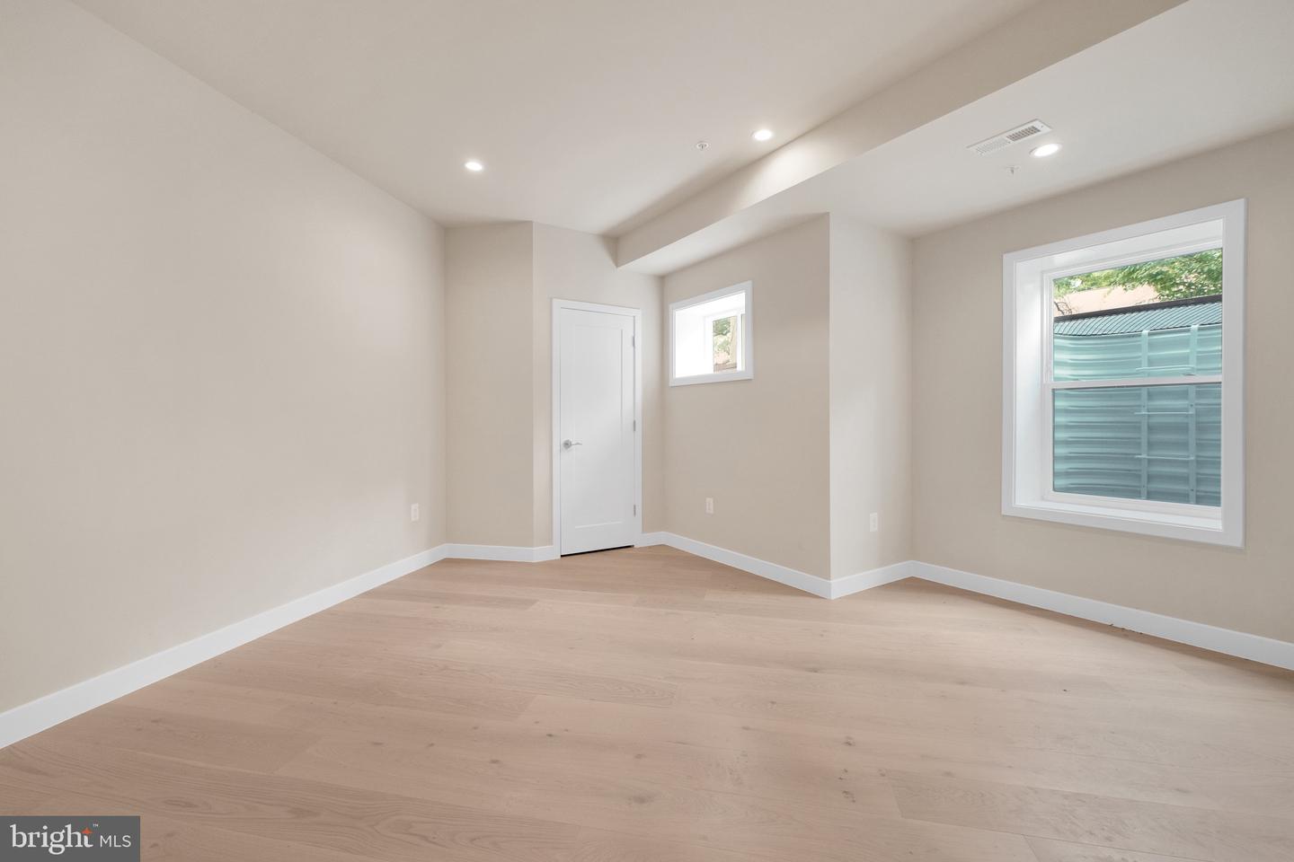 854 XENIA ST SE #102, WASHINGTON, District Of Columbia 20032, 3 Bedrooms Bedrooms, ,3 BathroomsBathrooms,Residential,For sale,854 XENIA ST SE #102,DCDC2239566 MLS # DCDC2239566