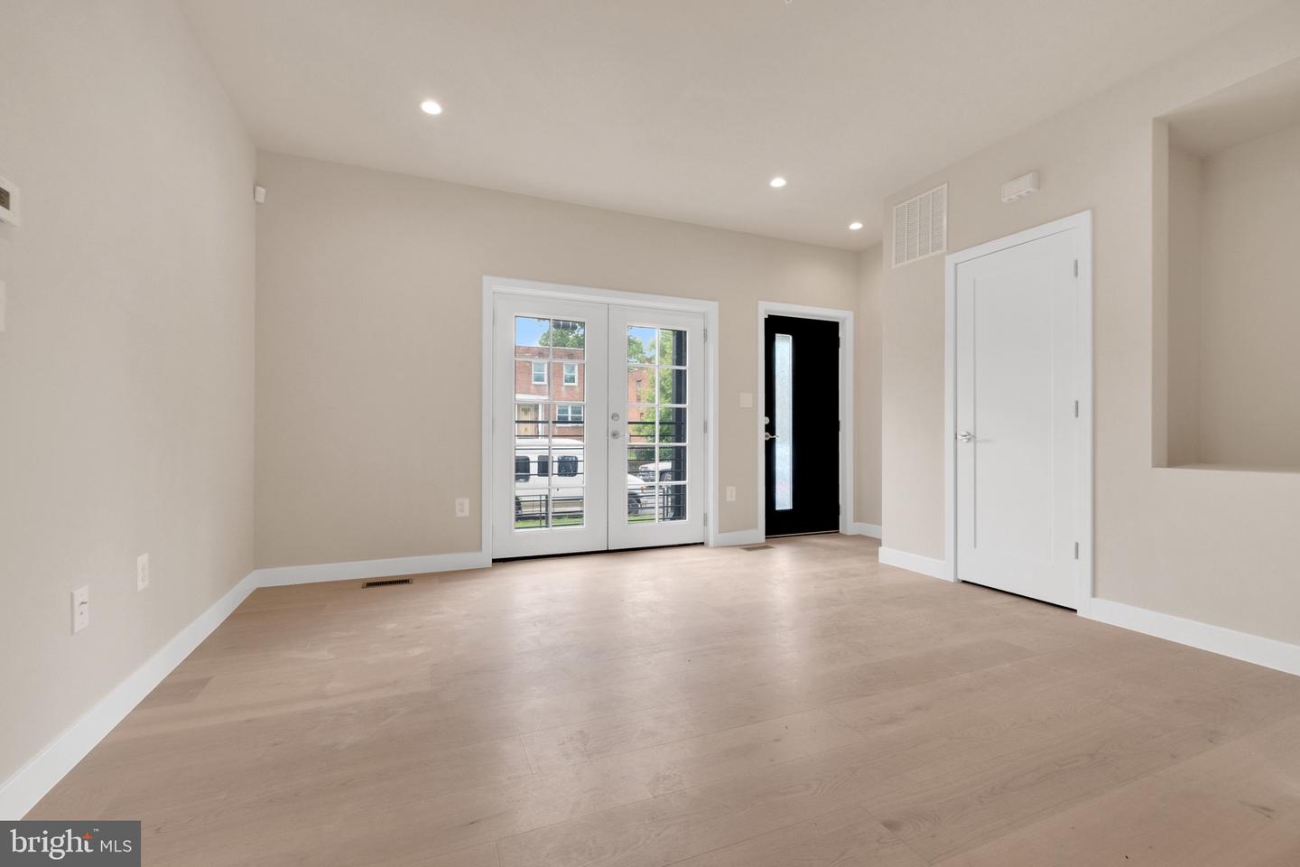 854 XENIA ST SE #102, WASHINGTON, District Of Columbia 20032, 3 Bedrooms Bedrooms, ,3 BathroomsBathrooms,Residential,For sale,854 XENIA ST SE #102,DCDC2239566 MLS # DCDC2239566