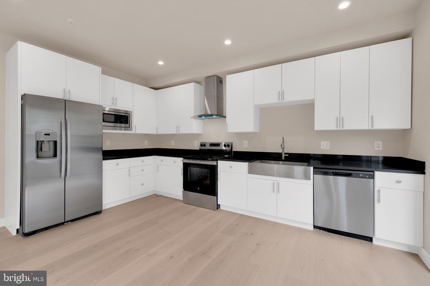 854 XENIA ST SE #102, WASHINGTON, District Of Columbia 20032, 3 Bedrooms Bedrooms, ,3 BathroomsBathrooms,Residential,For sale,854 XENIA ST SE #102,DCDC2239566 MLS # DCDC2239566