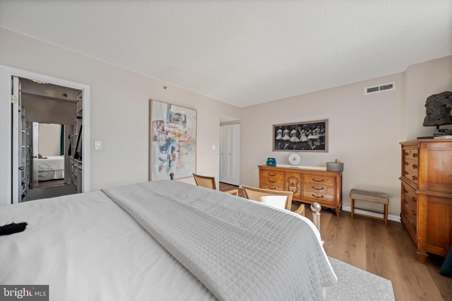 3713 S GEORGE MASON DR #616 W, FALLS CHURCH, Virginia 22041, 2 Bedrooms Bedrooms, 4 Rooms Rooms,1 BathroomBathrooms,Residential,For sale,3713 S GEORGE MASON DR #616 W,VAFX2285198 MLS # VAFX2285198