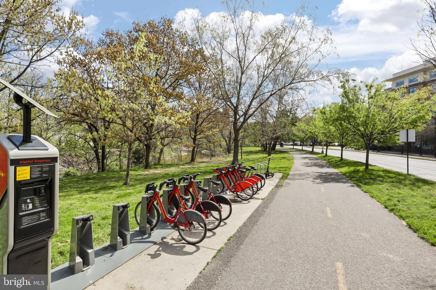 3713 S GEORGE MASON DR #616 W, FALLS CHURCH, Virginia 22041, 2 Bedrooms Bedrooms, 4 Rooms Rooms,1 BathroomBathrooms,Residential,For sale,3713 S GEORGE MASON DR #616 W,VAFX2285198 MLS # VAFX2285198