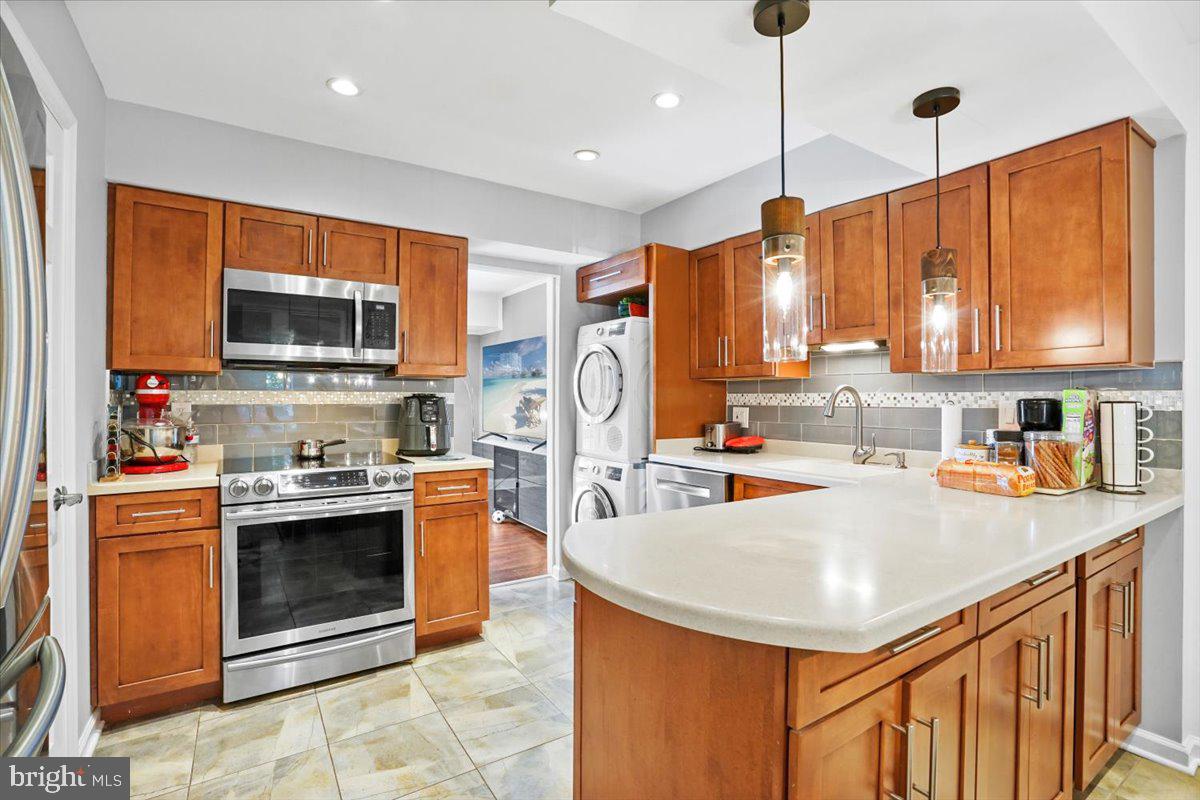 14429 COOL OAK LN, CENTREVILLE, Virginia 20121, 3 Bedrooms Bedrooms, ,2 BathroomsBathrooms,Residential,For sale,14429 COOL OAK LN,VAFX2285294 MLS # VAFX2285294