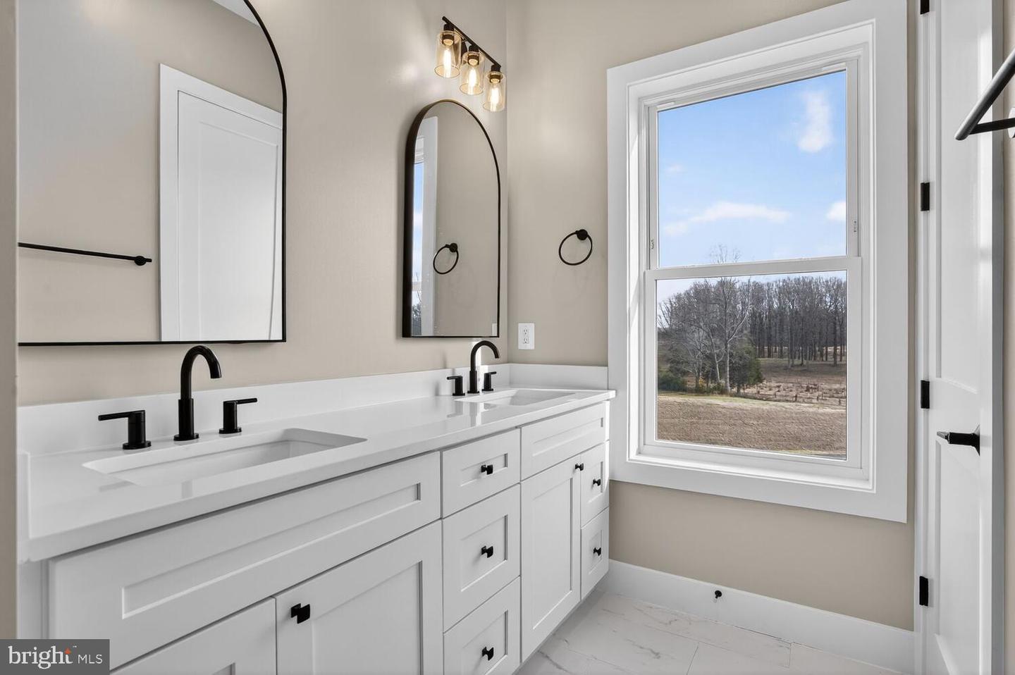 29 ROCK ISLAND RIDGE, LAKE ANNA, MINERAL, Virginia 23117, 6 Bedrooms Bedrooms, ,4 BathroomsBathrooms,Residential,For sale,29 ROCK ISLAND RIDGE, LAKE ANNA,VALA2009138 MLS # VALA2009138