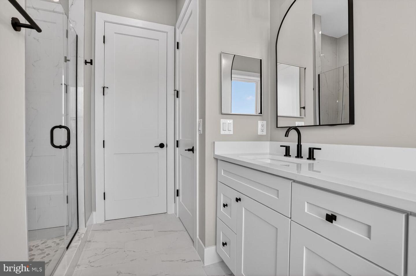 29 ROCK ISLAND RIDGE, LAKE ANNA, MINERAL, Virginia 23117, 6 Bedrooms Bedrooms, ,4 BathroomsBathrooms,Residential,For sale,29 ROCK ISLAND RIDGE, LAKE ANNA,VALA2009138 MLS # VALA2009138