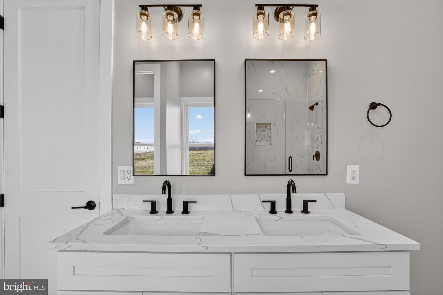 29 ROCK ISLAND RIDGE, LAKE ANNA, MINERAL, Virginia 23117, 6 Bedrooms Bedrooms, ,4 BathroomsBathrooms,Residential,For sale,29 ROCK ISLAND RIDGE, LAKE ANNA,VALA2009138 MLS # VALA2009138