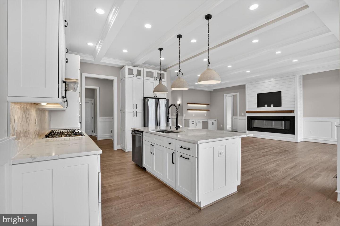 29 ROCK ISLAND RIDGE, LAKE ANNA, MINERAL, Virginia 23117, 6 Bedrooms Bedrooms, ,4 BathroomsBathrooms,Residential,For sale,29 ROCK ISLAND RIDGE, LAKE ANNA,VALA2009138 MLS # VALA2009138