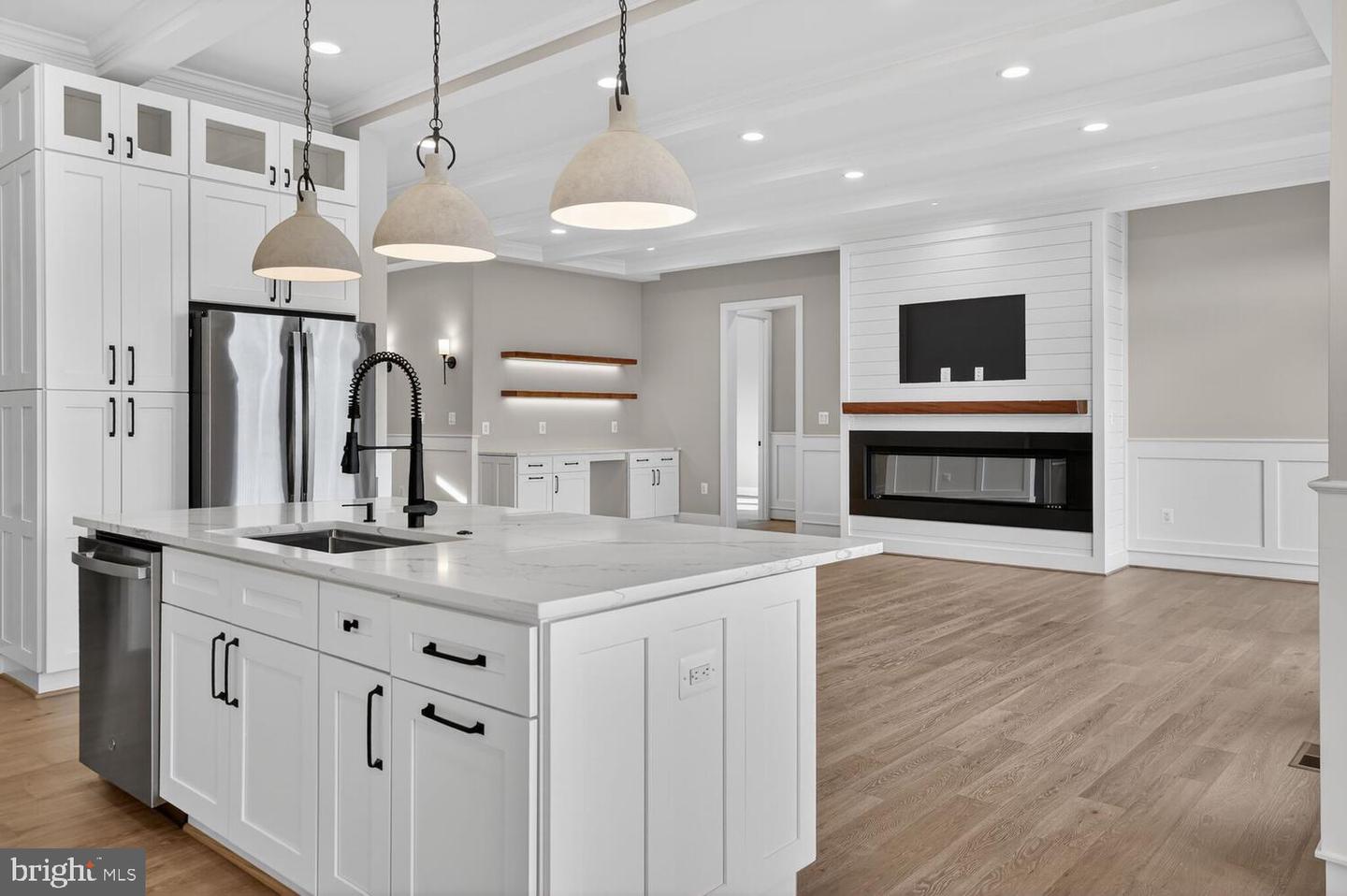 29 ROCK ISLAND RIDGE, LAKE ANNA, MINERAL, Virginia 23117, 6 Bedrooms Bedrooms, ,4 BathroomsBathrooms,Residential,For sale,29 ROCK ISLAND RIDGE, LAKE ANNA,VALA2009138 MLS # VALA2009138