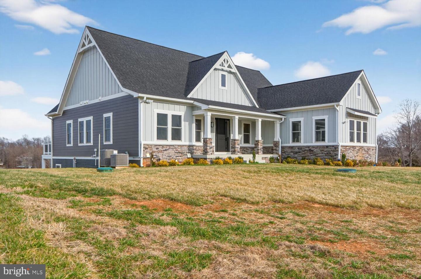 29 ROCK ISLAND RIDGE, LAKE ANNA, MINERAL, Virginia 23117, 6 Bedrooms Bedrooms, ,4 BathroomsBathrooms,Residential,For sale,29 ROCK ISLAND RIDGE, LAKE ANNA,VALA2009138 MLS # VALA2009138