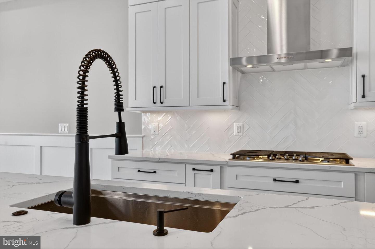 29 ROCK ISLAND RIDGE, LAKE ANNA, MINERAL, Virginia 23117, 6 Bedrooms Bedrooms, ,4 BathroomsBathrooms,Residential,For sale,29 ROCK ISLAND RIDGE, LAKE ANNA,VALA2009138 MLS # VALA2009138